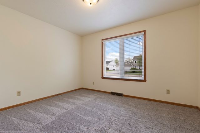 207 Sherman Lane, Poplar Grove, IL 61065