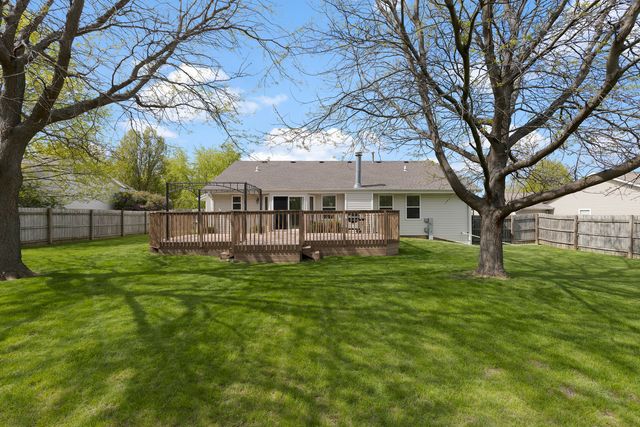 207 Sherman Lane, Poplar Grove, IL 61065