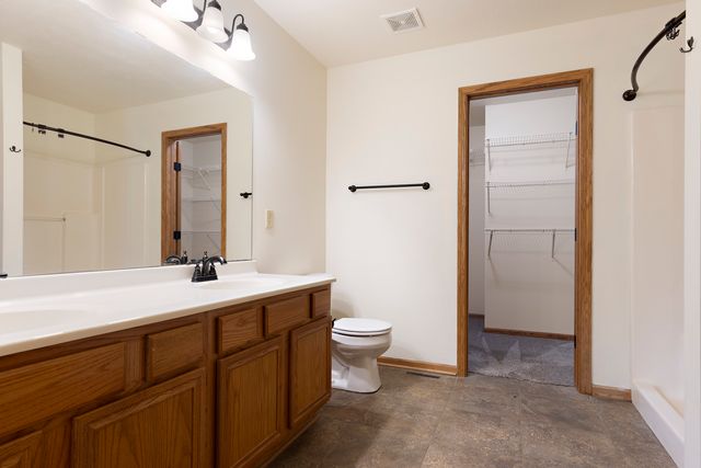 207 Sherman Lane, Poplar Grove, IL 61065