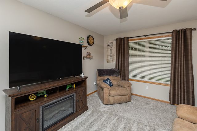 1004 15th Street SE, Bondurant, IA 50035