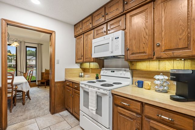 2036 Parkridge Court, Hurst, TX 76054