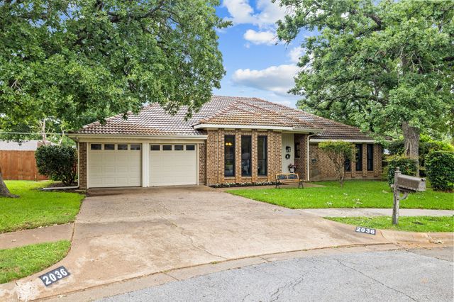 2036 Parkridge Court, Hurst, TX 76054