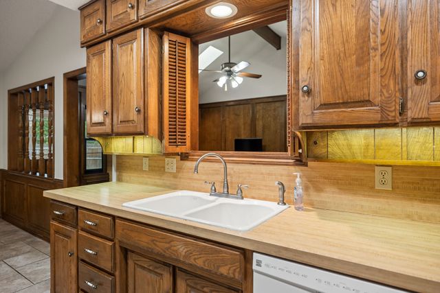 2036 Parkridge Court, Hurst, TX 76054