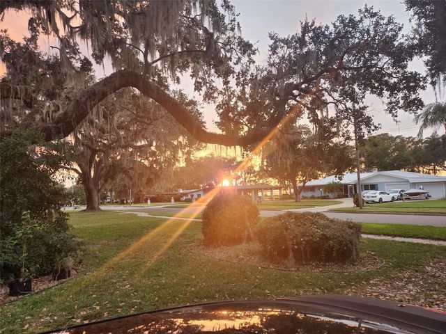 1208 LAKE SHORE BOULEVARD, Tavares, FL 32778