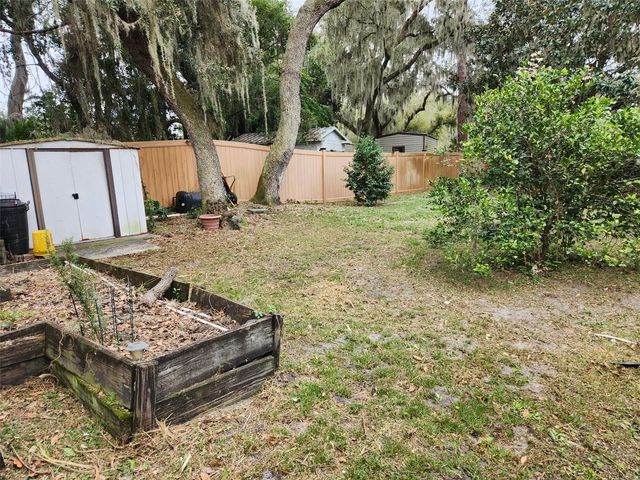 1208 LAKE SHORE BOULEVARD, Tavares, FL 32778