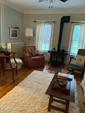 29 NW Washington, Cambridge Village, NY 12816