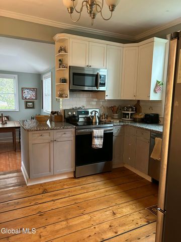 29 NW Washington, Cambridge Village, NY 12816