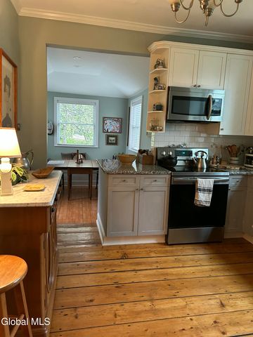 29 NW Washington, Cambridge Village, NY 12816