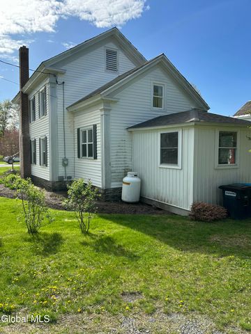 29 NW Washington, Cambridge Village, NY 12816