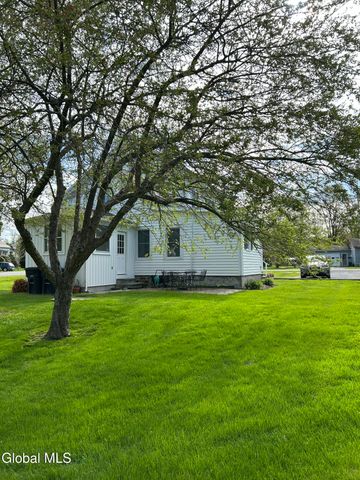 29 NW Washington, Cambridge Village, NY 12816