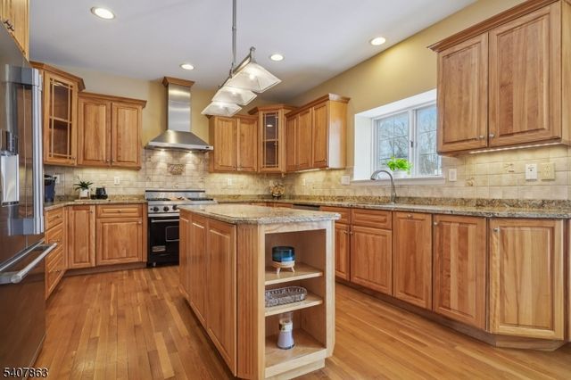 11 Rice Ln, Washington Twp., NJ 07853