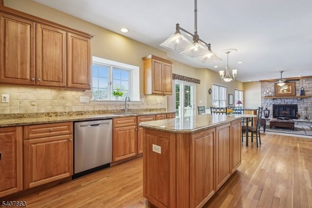 11 Rice Ln, Washington Twp., NJ 07853