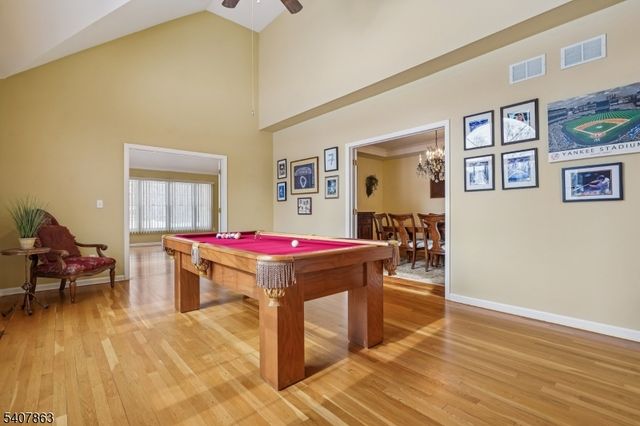 11 Rice Ln, Washington Twp., NJ 07853