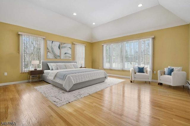 11 Rice Ln, Washington Twp., NJ 07853