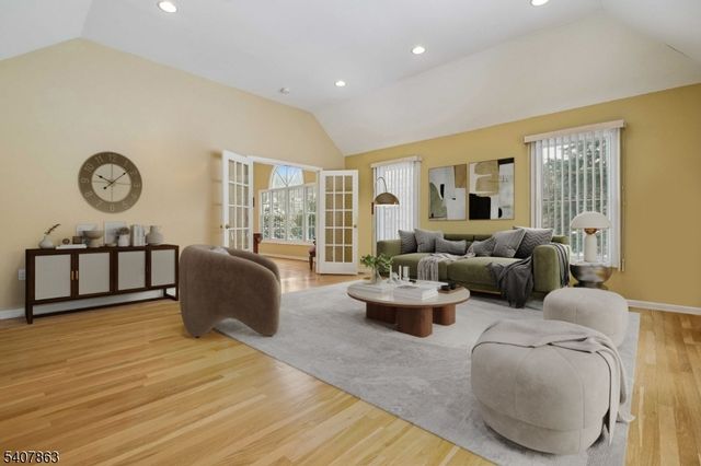 11 Rice Ln, Washington Twp., NJ 07853