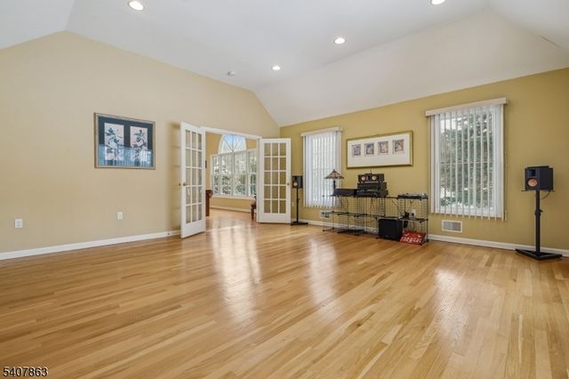 11 Rice Ln, Washington Twp., NJ 07853