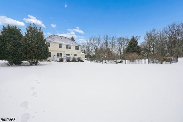 11 Rice Ln, Washington Twp., NJ 07853