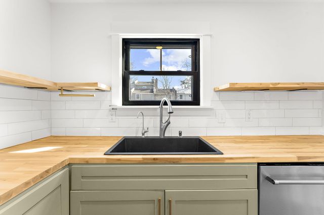 706 Nora Lane, Mount Pleasant, SC 29464