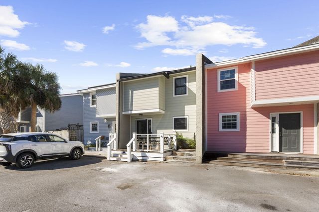 706 Nora Lane, Mount Pleasant, SC 29464