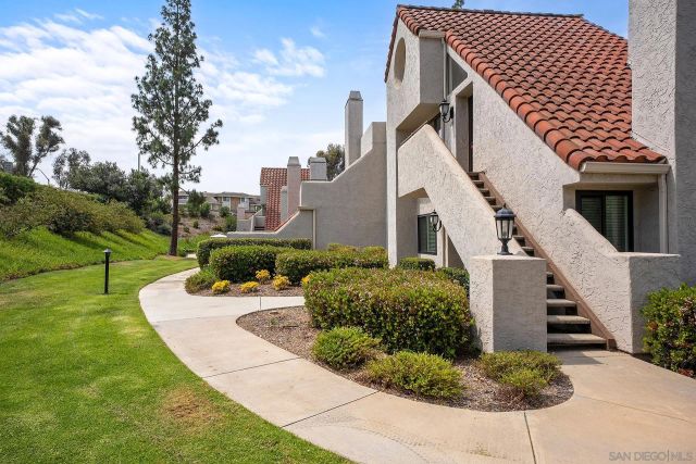 11875 Caminito Ronaldo 205, San Diego, CA 92128