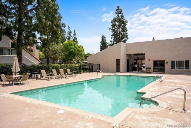 11875 Caminito Ronaldo 205, San Diego, CA 92128