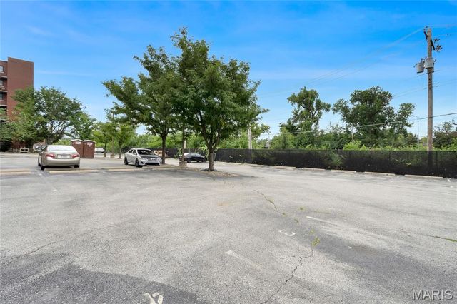 5630 Pershing Avenue 30, St Louis, MO 63112