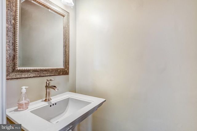 11224 DEVEREUX MANOR LN, Fairfax Station, VA 22039