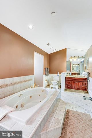 11224 DEVEREUX MANOR LN, Fairfax Station, VA 22039