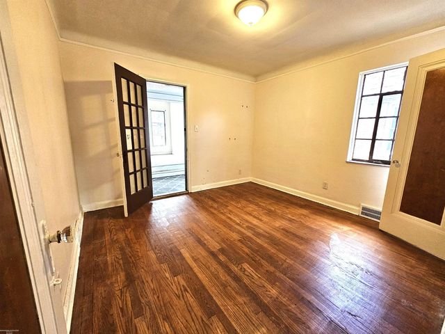 18051 Santa Barbara Drive, Detroit, MI 48221