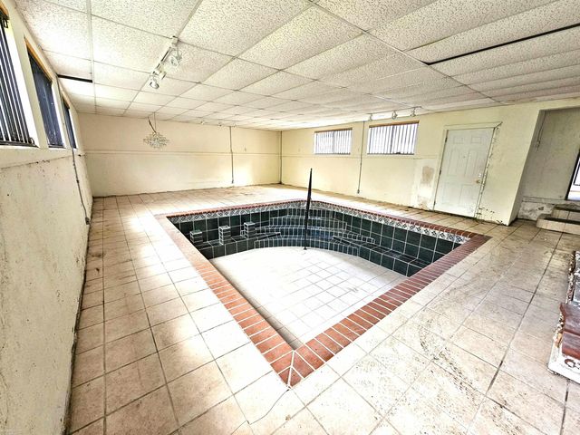 18051 Santa Barbara Drive, Detroit, MI 48221