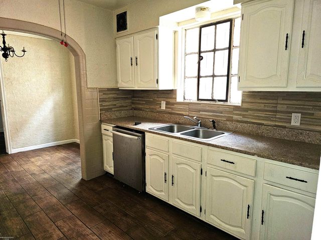 18051 Santa Barbara Drive, Detroit, MI 48221