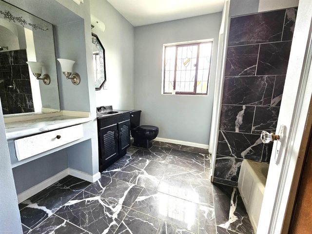 18051 Santa Barbara Drive, Detroit, MI 48221