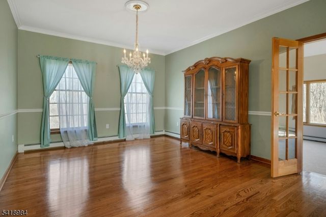 5 Noble Ct, Washington Twp., NJ 07853