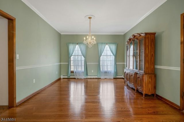 5 Noble Ct, Washington Twp., NJ 07853