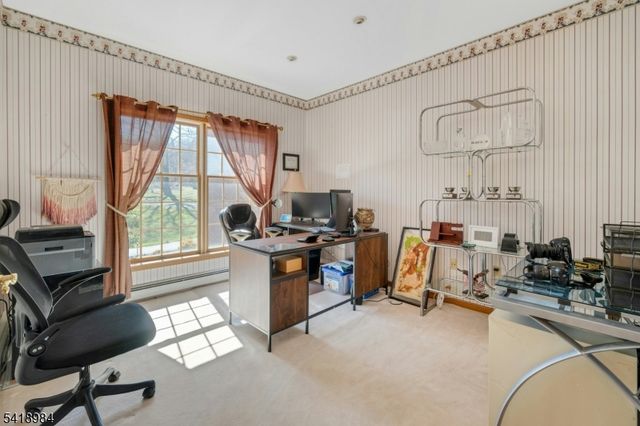 5 Noble Ct, Washington Twp., NJ 07853