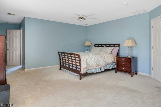 5 Noble Ct, Washington Twp., NJ 07853
