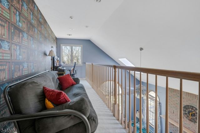 5 Noble Ct, Washington Twp., NJ 07853
