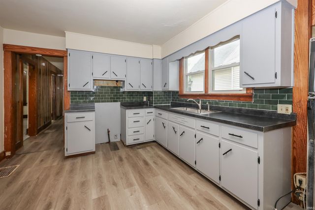 2540 Weiser Psark Avenue, Fort Wayne, IN 46803