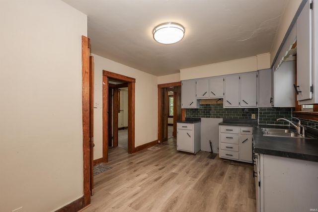 2540 Weiser Psark Avenue, Fort Wayne, IN 46803