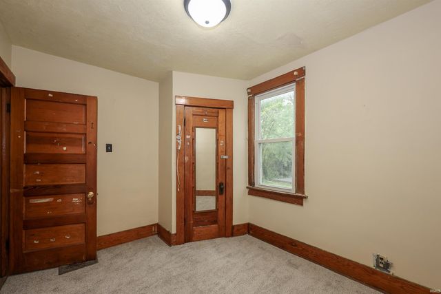 2540 Weiser Psark Avenue, Fort Wayne, IN 46803