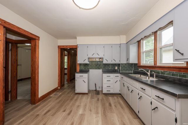 2540 Weiser Psark Avenue, Fort Wayne, IN 46803