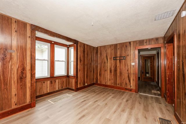 2540 Weiser Psark Avenue, Fort Wayne, IN 46803