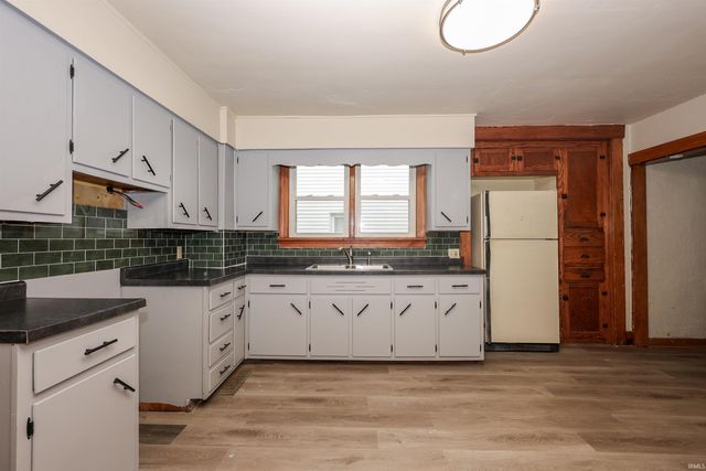 2540 Weiser Psark Avenue, Fort Wayne, IN 46803