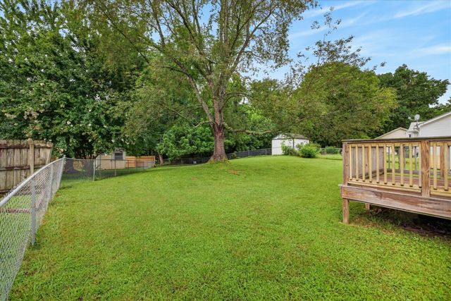 356 Erie Dr, Clarksville, TN 37040