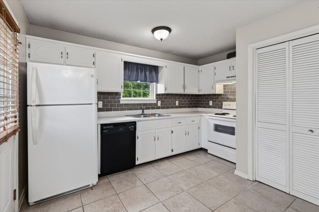 356 Erie Dr, Clarksville, TN 37040