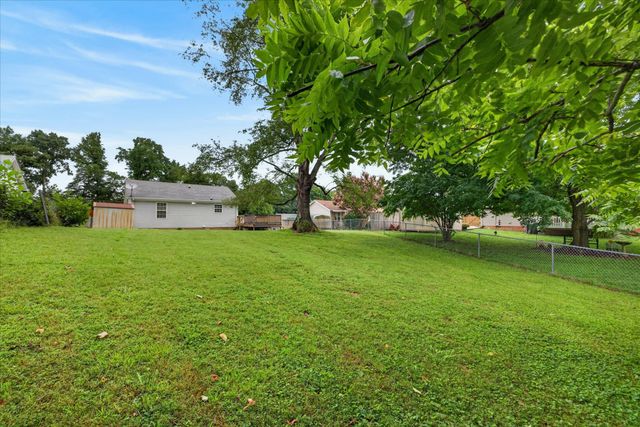 356 Erie Dr, Clarksville, TN 37040