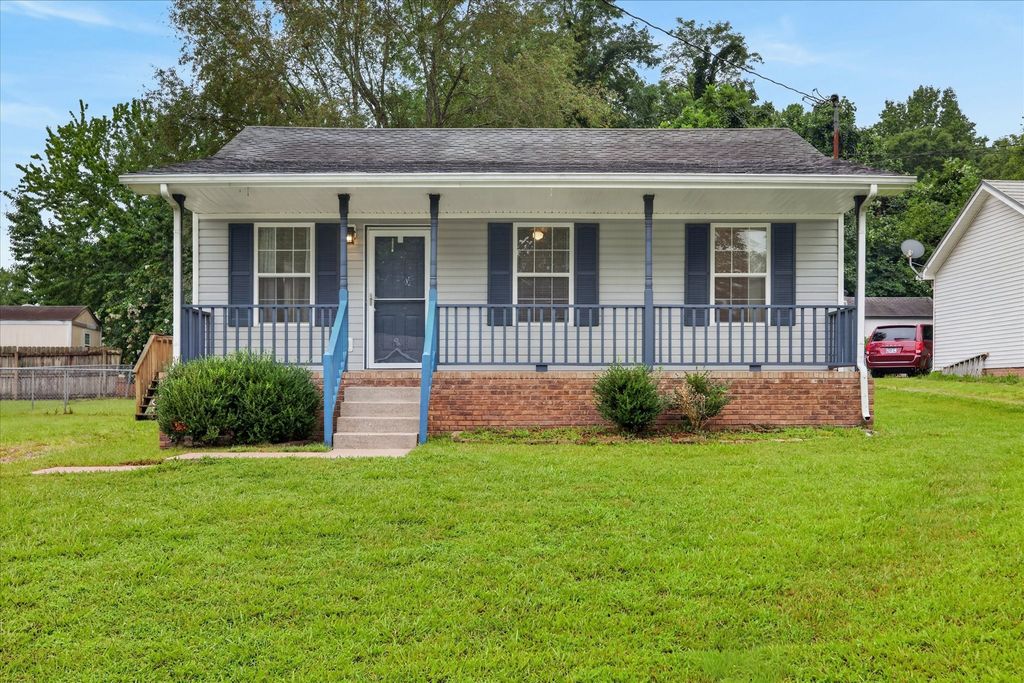 356 Erie Dr, Clarksville, TN 37040