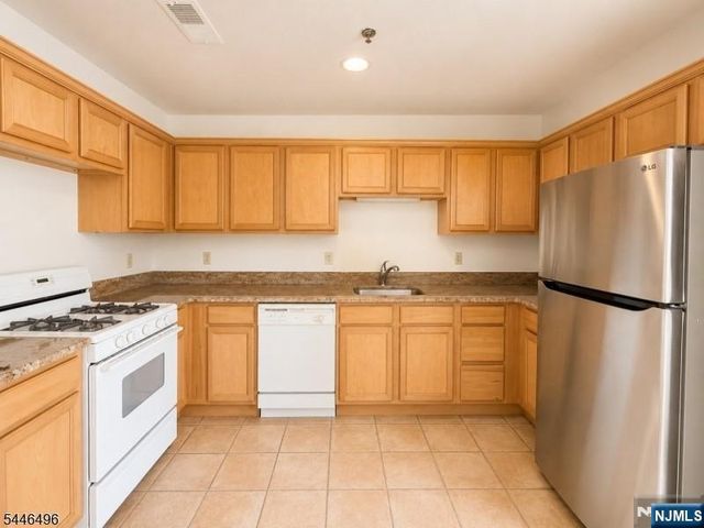 151 Valley Road D, Montclair, NJ 07042