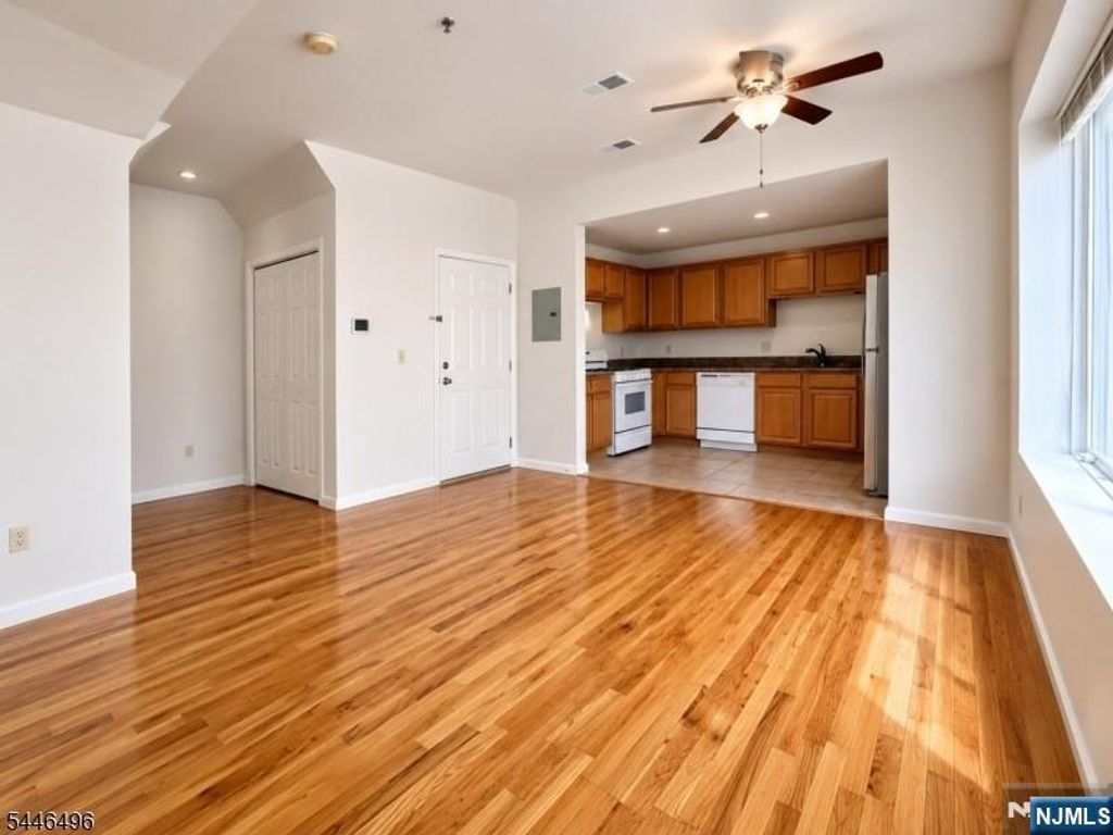 151 Valley Road D, Montclair, NJ 07042