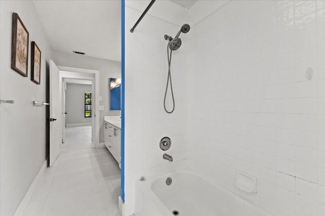 20221 NW 8th Street, Pembroke Pines, FL 33029